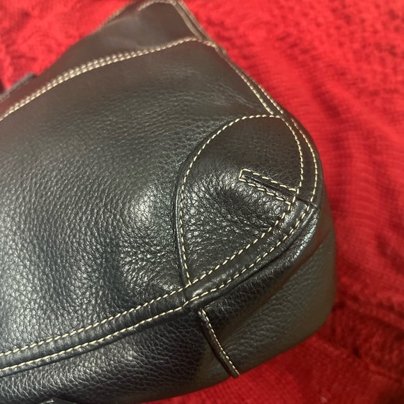 Liz Claiborne Black Leather Shoulder Bag - Picture 2 of 7